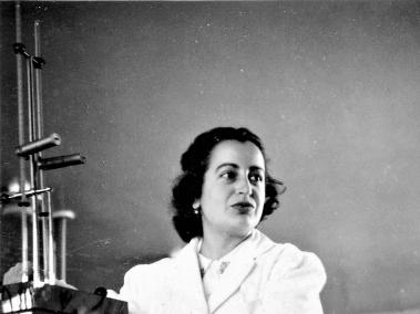 Rebeca Uribe Bone fue la primera mujer en el país que pisó las aulas universitarias de ingeniería química, en Medellín.