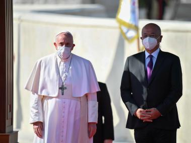 El papa Francisco junto con el presidente de Irak, Barham Salih, durante su visita oficial al país.