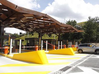El peaje del Túnel de Oriente está ubicado en la vía que conduce entre Medellín y el oriente de Antioquia.