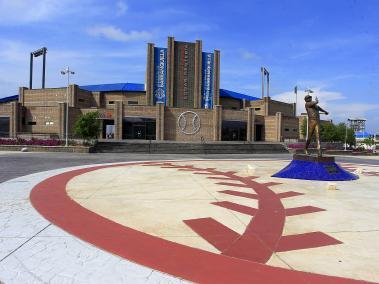 El estadio Édgar Rentería, desde su inauguración ha sido sede de grandes justas. Un monumento al ‘Niño de Barranquilla’ lo engalana.
