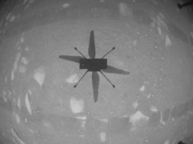 La NASA publicó imágenes del helicóptero Ingenuity en Marte.