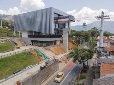 Cable Picacho beneficiará a 420.000 habitantes de las Comunas 5 y 6 de Medellín.