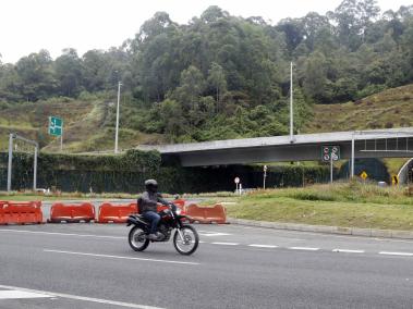 Debido a las manifestaciones que se viven en Medellín, las autoridades decidieron cerrar el túnel de Oriente.
