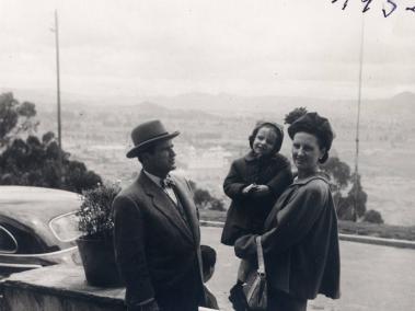 Diego Echavarría Misas con su esposa, Benedikta Zur Nieden,y su hija Isolda.