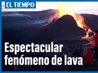 En Islandia, erupción volcánica se convierte en enormes géiseres de lava 2