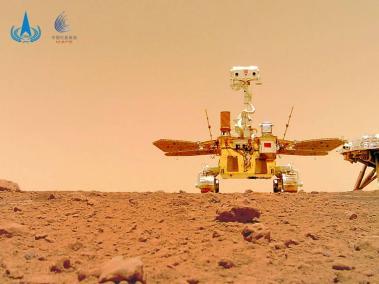 selfie del robot Zhurong en Marte