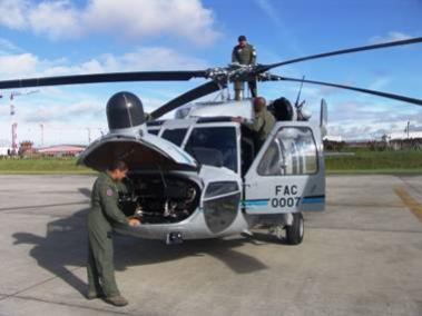 Helicóptero presidencial atacado
