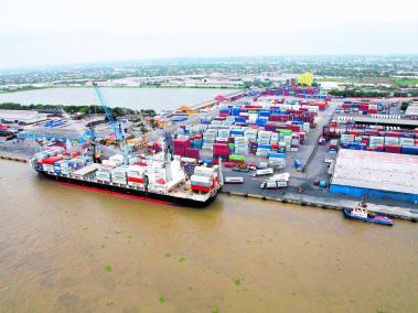 Durante décadas, la profundidad del puerto de Barranquilla ha sido un problema para los grandes buques de carga.