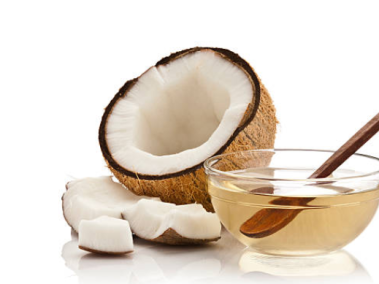 El aceite de coco también se usa en la piel.