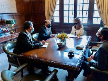 Marta Lucía Ramírez en reunión con el Embajador de Colombia en Nicaragua, Alfredo Rangel.