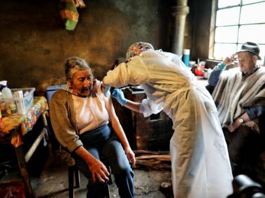 Vacunación en la vereda Tabaco, en la localidad de Sumapaz.