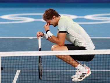 El tenista alemán Alexander Zverev tras su histórico triunfo contra Novak Djokovic.