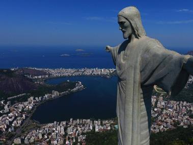Foto de archivo tomada el 15 de agosto de 2020 de una vista desde un dron de la estatua del Cristo Redentor en Río de Janeiro, Brasil.