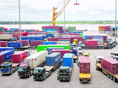 El crecimiento del comercio electrónico ha afectado la capacidad del transporte marítimo para atender la demanda.