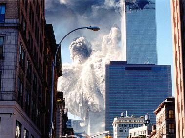 A las 9:59 a. m. (hora local), colapsó la Torre Sur del World Trade Center.
