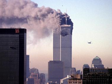 Momento del impacto del vuelo 175 de United en la Torre Sur. 11 de septiembre de 2001.