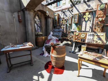 Vista del set de La Novia de Frankenstein, uno de los laberintos que los turistas pueden disfrutar esta temporada.
