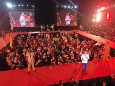 Gustavo Petro lideró la multitudinaria concentración en Barranquilla