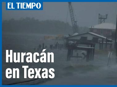 Nicholas ganó fuerza de huracán categoría 1, antes de tocar tierra en la costa del Golfo de Estados Unidos, poniendo en riesgo a poblaciones costeras.