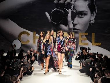 Final de la pasarela primavera-verano 2022 de Chanel, Ready to Wear, de la diseñadora francesa Virginie Viard.