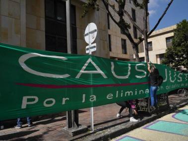 Protesta a favor de la despenalización del aborto en frente del Palacio de Justicia