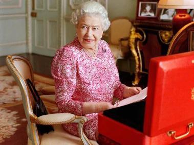 Maletín rojo de la reina Isabel II.