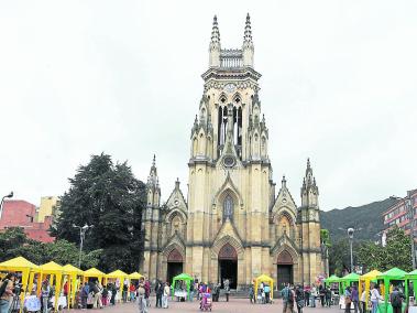 El 'tour' de Chapinero comienza en la Plaza de Lourdes.