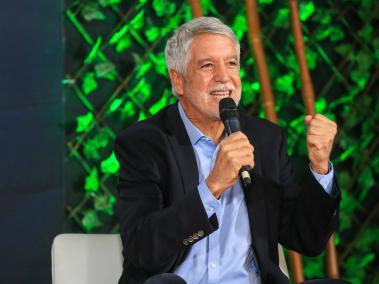 El exalcalde de Bogotá y precandidato Enrique Peñalosa, en el debate del miércoles.