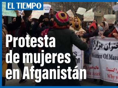 Los talibanes utilizaron gas pimienta para dispersar a un grupo de mujeres que se manifestaban este domingo en Kabul, exigiendo su derecho al trabajo y a la educación, indicaron a la AFP tres de las participantes en la protesta.
