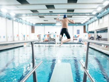 Según los expertos, la natación sería el mejor ejercicio.