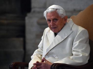 El papa emérito Benedicto XVI manifestó su "conmoción y vergüenza" tras conocer el informe que lo acusa de pasividad en casos de abuso a menores en Alemania.