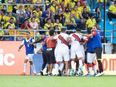 Gol de Perú 1-0
Segundo tiempo entre la selección Colombia vs Perú en Barranquilla, por el clasificatorio al mundial de Qatar 2022. 28 de enero 2022.