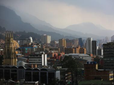 Una tarde pasada por fuertes lluvias y una tormenta eléctrica, se presentó en la localidad de Chapinero en Bogotá.
Bogotá 11 de Febrero 2022