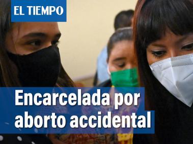 Mujer aborta en Salvador