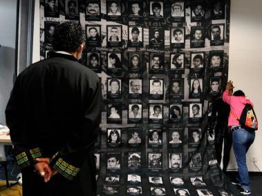 Víctimas de desaparición forzada en una audiencia de la JEP realizada en Medellín en febrero de 2022.