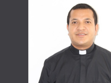 Carlos José Carvajal Galvis, el sacerdote que habría violado a una niña y la embarazó.