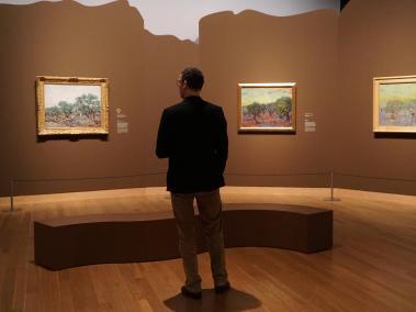 La exposición en el Museo Van Gogh de Ámsterdam muestra por primera vez juntos las pinturas y dibujos de olivares que pintó en Francia.