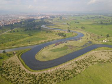 En el río Bogotá ya hay un parque lineal con un sendero de 50 km de longitud. Allí se han sembrado 85.000 árboles.