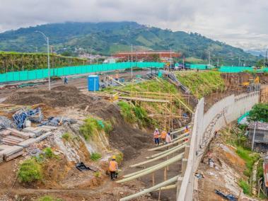 Obras de construcción del intercambiador vial entre el aeropuerto Matecaña y la Avenida 30 de agosto de Pereira.