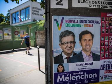 Cartel de la coalición de partidos de izquierda y ecologistas liderada por Jean-Luc Melenchon.