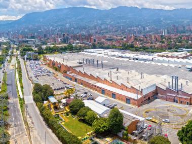 En la planta de Renault-Sofasa, en Envigado (Antioquia), trabajan cerca de 1.100 personas en dos turnos 24/7.