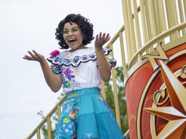 Mirabel, de la película 'Encanto', llega a los parques de Disney.
