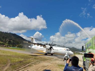 Llegada del primer vuelo de Easyfly a Paipa.