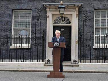 El primer ministro británico, Boris Johnson, frente al número 10 de Downing Street, en el centro de Londres.