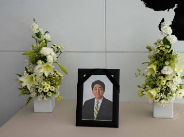 Fotografía de retrato del difunto ex primer ministro japonés 
Shinzo Abe.
