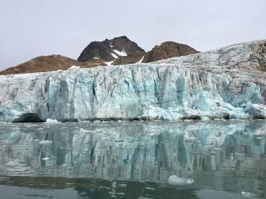 Los glaciares de Groenlandia desembocan en el océano, como el glaciar Apusiaajik.