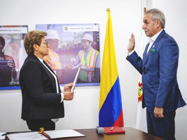El nuevo director del Sena, Jorge Eduardo Londoño, fue posesionado en el cargo por la ministra del Trabajo, Gloria Inés Ramírez.