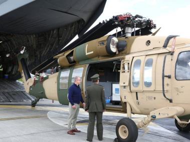 Estos son los helicópteros Black Hawk que Estados Unidos le entregará a Colombia.