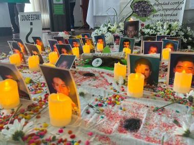 En una ceremonia solemne, realizada el viernes en Bucaramanga, los familiares de José Milton Cañas y el Colectivo 16 de Mayo exaltaron su memoria.
Foto: 7 de octubre de 2022