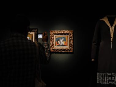 La exposición explora la relación de dos grandes creadores del siglo XX: Pablo Picasso y Gabrielle Chanel.